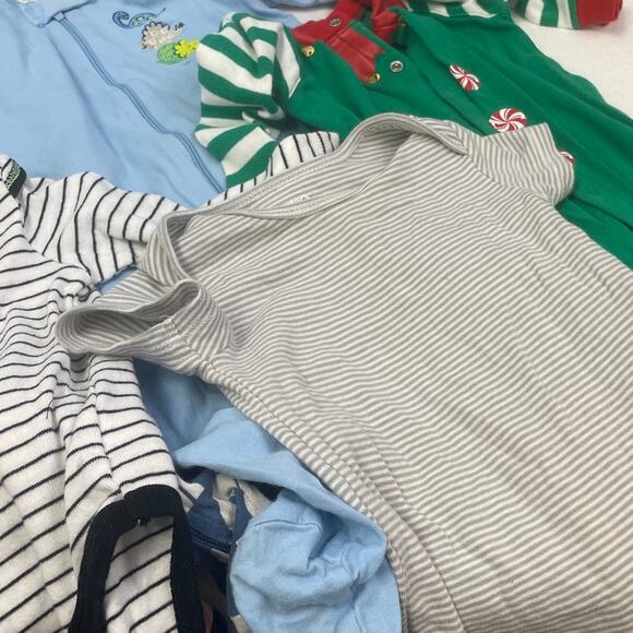 8 Baby Boys 6-9 Months Garanimals Carters One Piece Long Short Sleeve Tops PJs - Picture 4 of 7